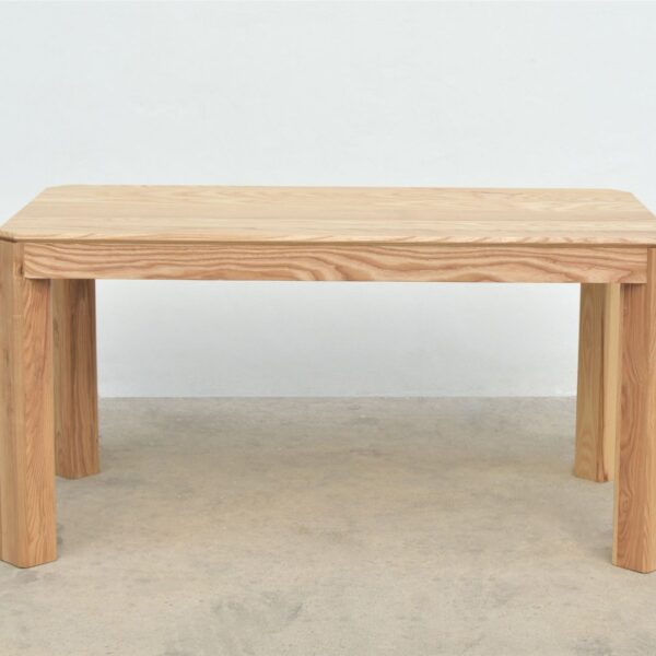 โต๊ะ Gem Table